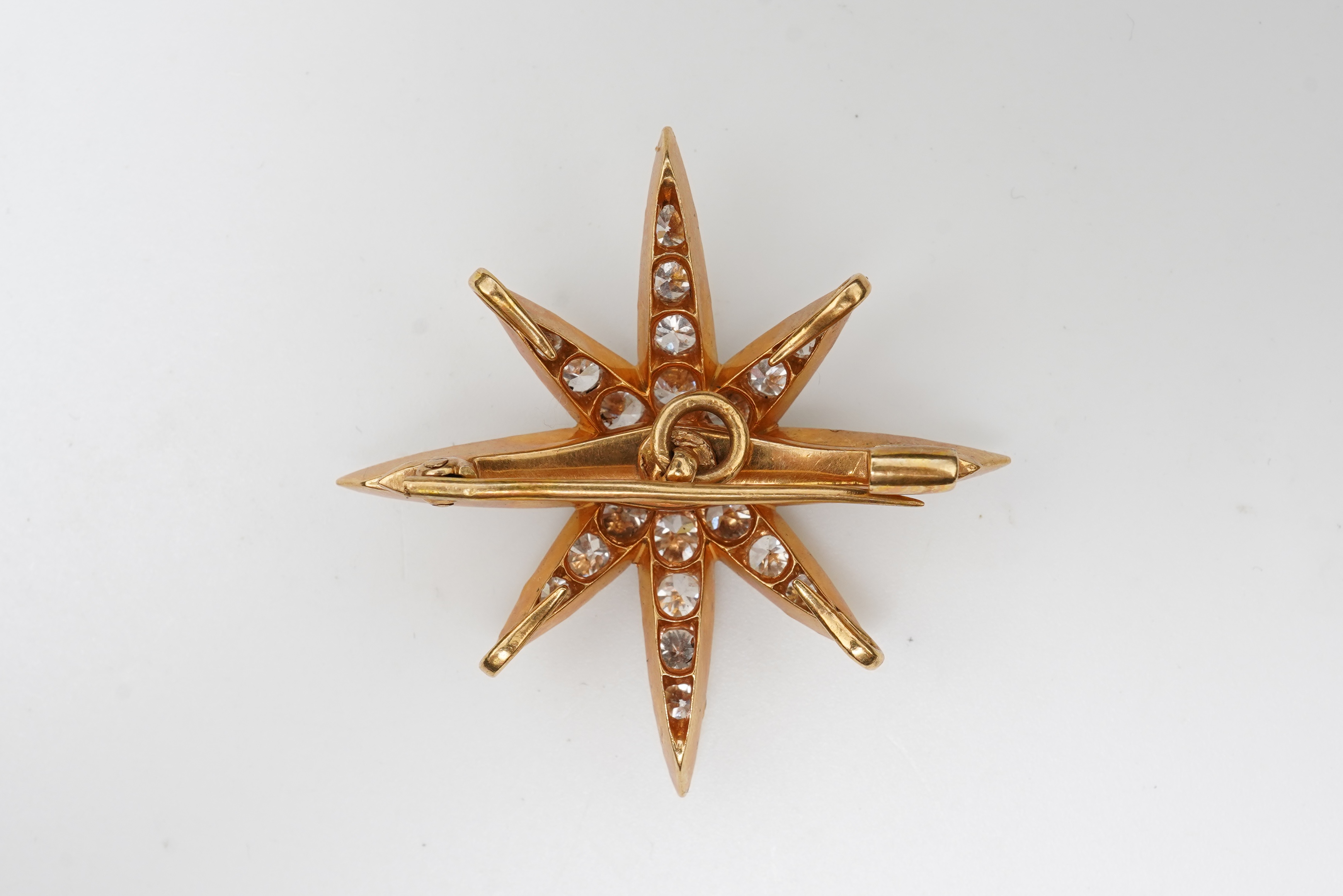A diamond brooch, early 20th century